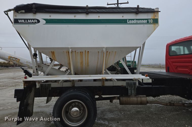 image for item DX1565 2007 International 4300 feed delivery truck