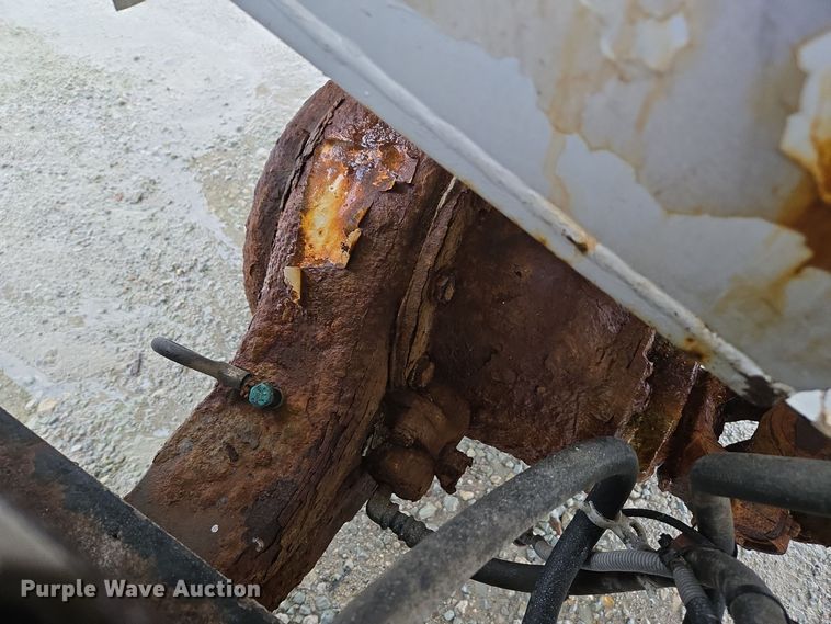 image for item DX1565 2007 International 4300 feed delivery truck