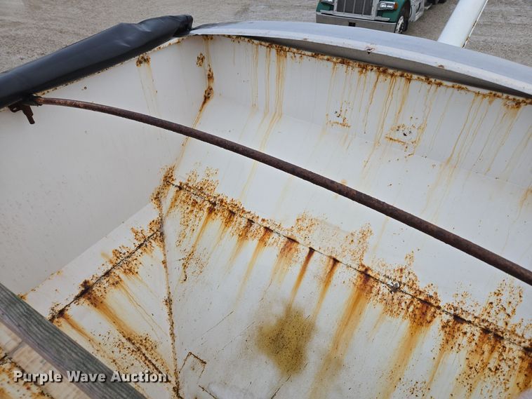 image for item DX1565 2007 International 4300 feed delivery truck