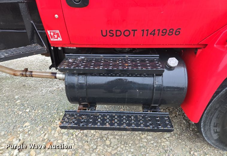 image for item DX1565 2007 International 4300 feed delivery truck