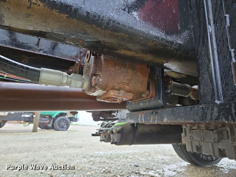 image for item DX1565 2007 International 4300 feed delivery truck