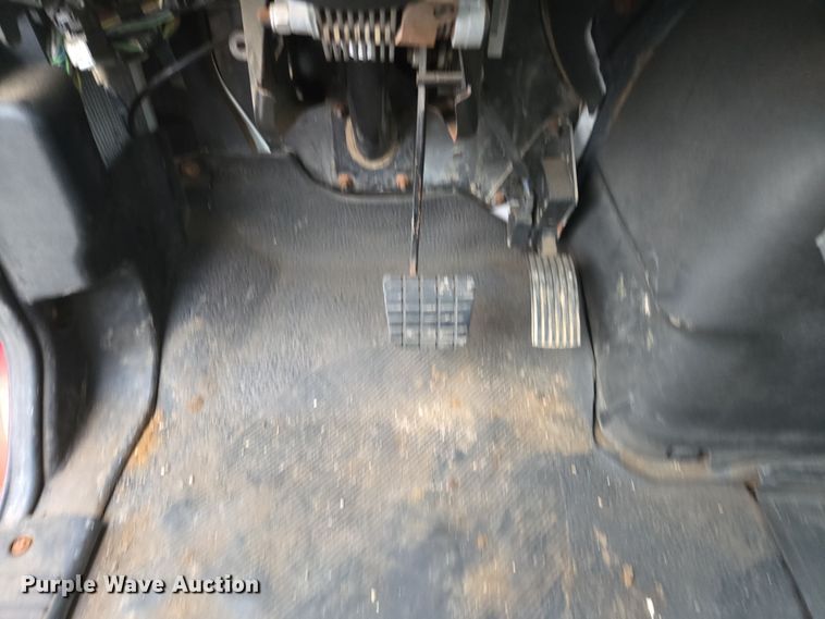 image for item DX1565 2007 International 4300 feed delivery truck