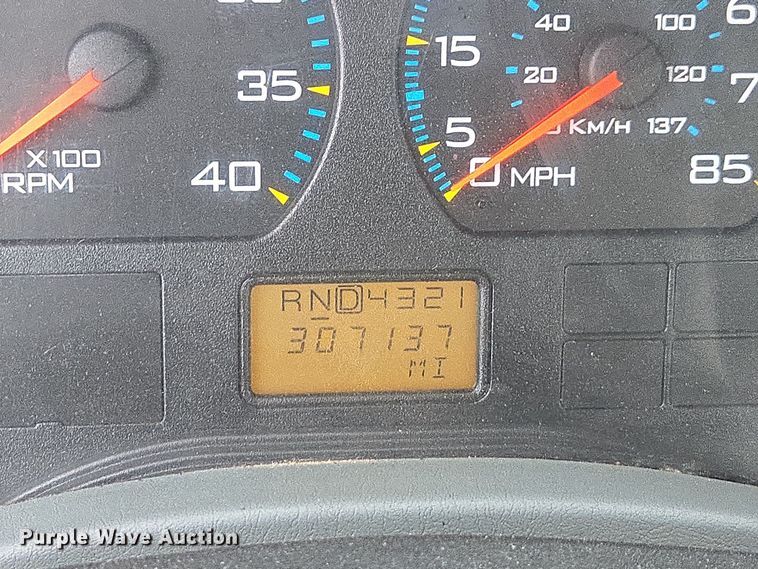 image for item DX1565 2007 International 4300 feed delivery truck