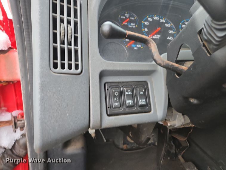 image for item DX1565 2007 International 4300 feed delivery truck