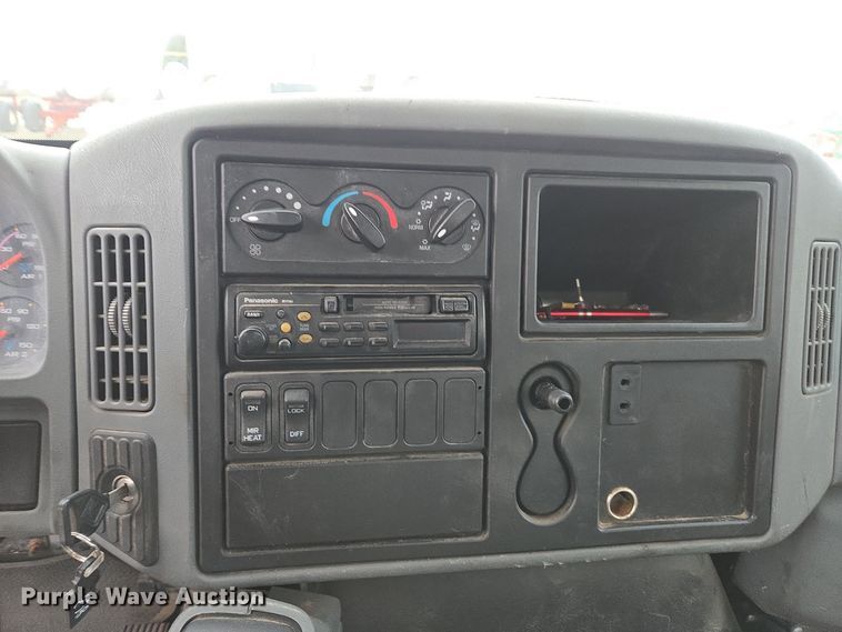 image for item DX1565 2007 International 4300 feed delivery truck