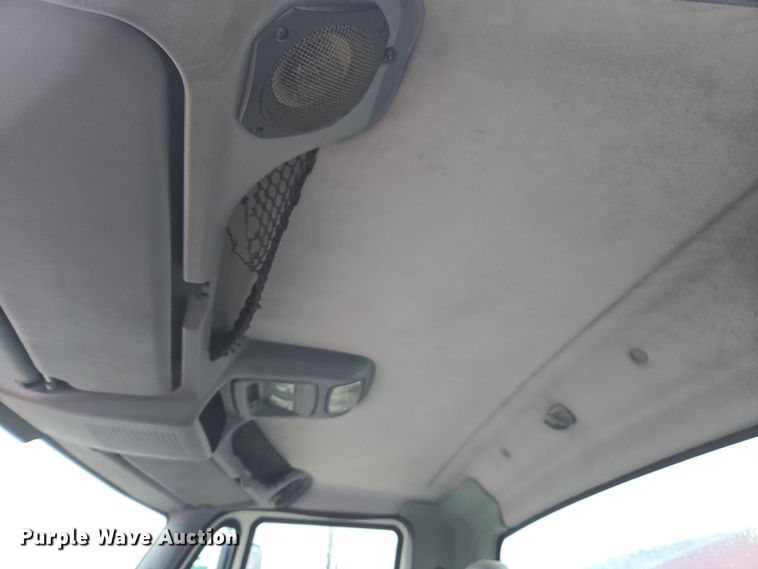 image for item DX1565 2007 International 4300 feed delivery truck