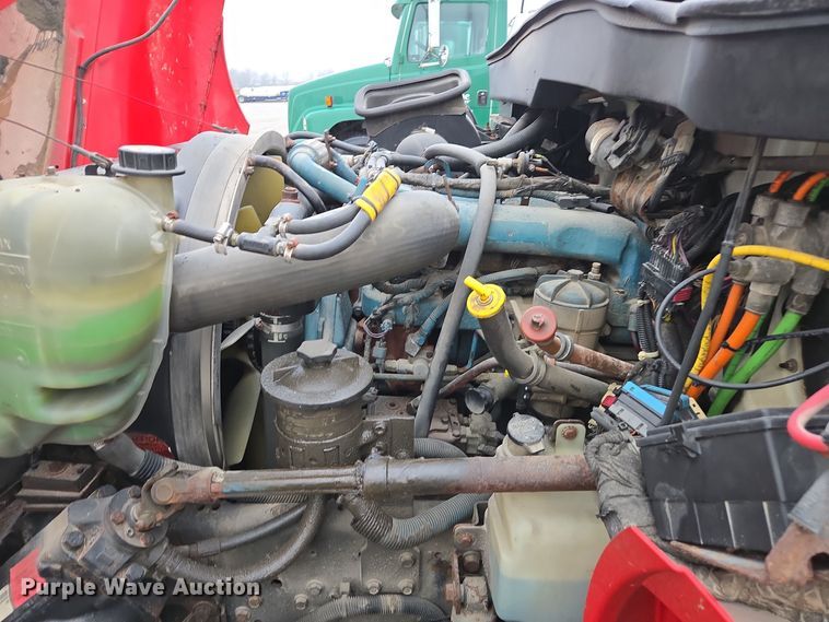 image for item DX1565 2007 International 4300 feed delivery truck