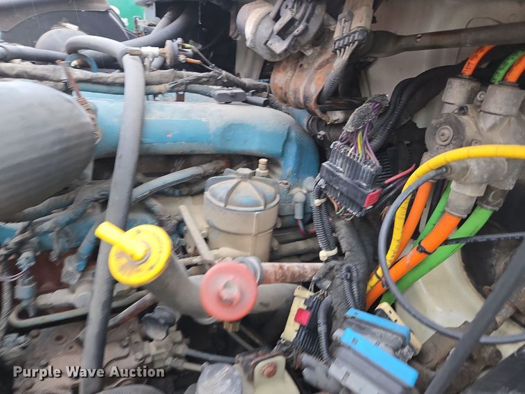 image for item DX1565 2007 International 4300 feed delivery truck