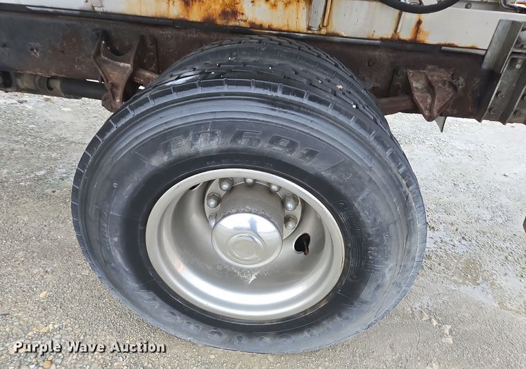 image for item DX1565 2007 International 4300 feed delivery truck