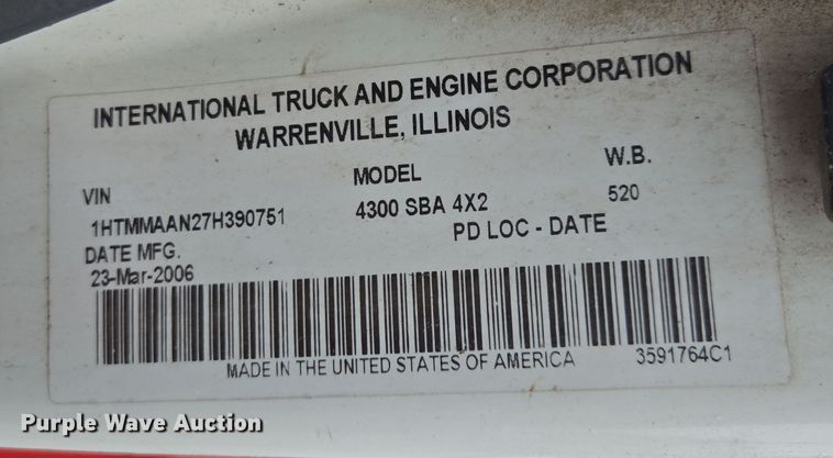 image for item DX1565 2007 International 4300 feed delivery truck