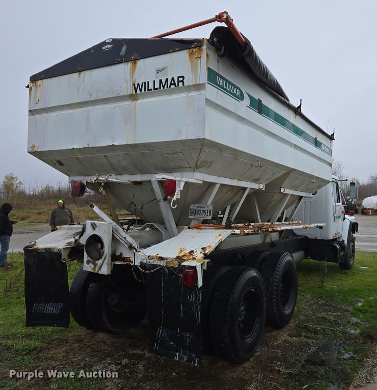 image for item DX1572 1986 International 1954 fertilizer delivery truck