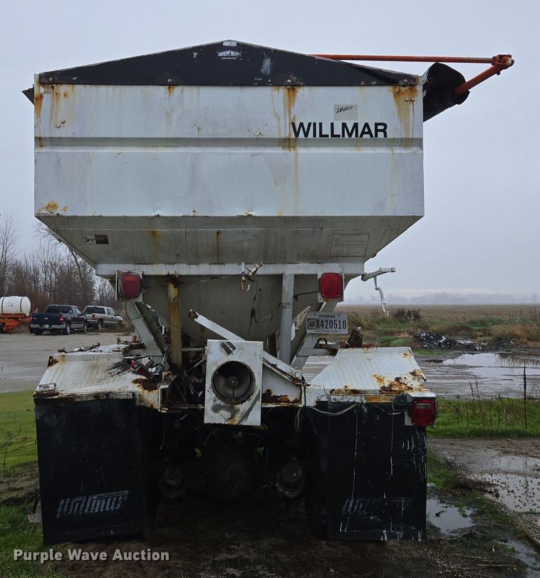 image for item DX1572 1986 International 1954 fertilizer delivery truck