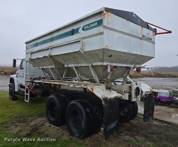 image for item DX1572 1986 International 1954 fertilizer delivery truck