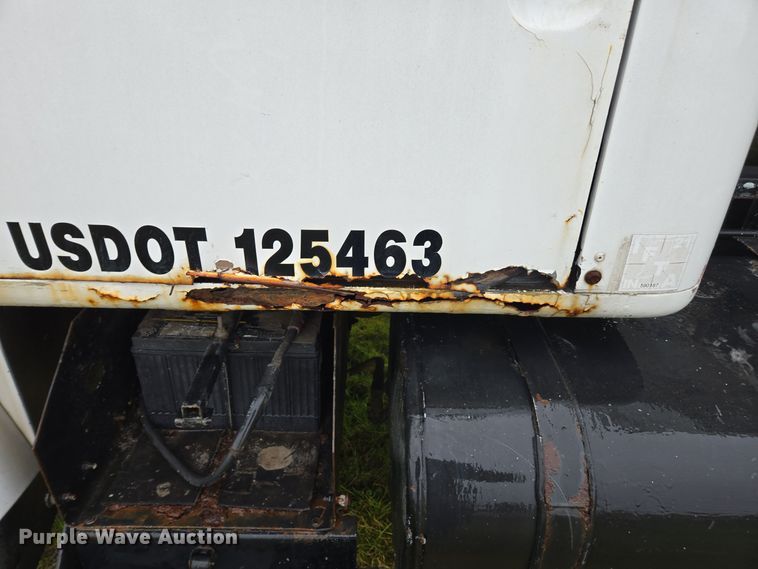 image for item DX1572 1986 International 1954 fertilizer delivery truck