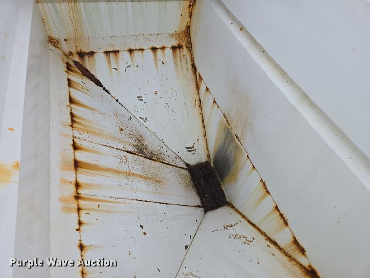 image for item DX1572 1986 International 1954 fertilizer delivery truck