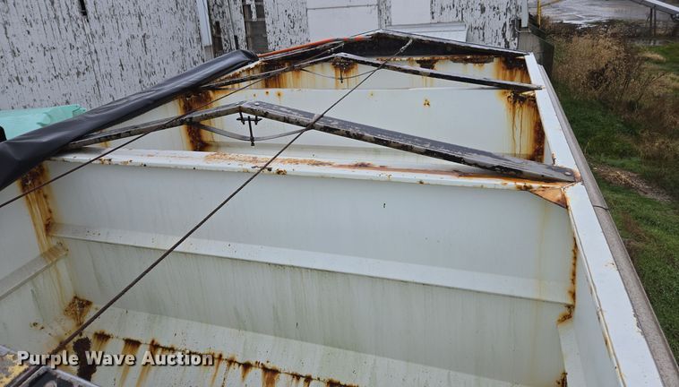 image for item DX1572 1986 International 1954 fertilizer delivery truck