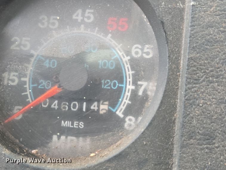 image for item DX1572 1986 International 1954 fertilizer delivery truck