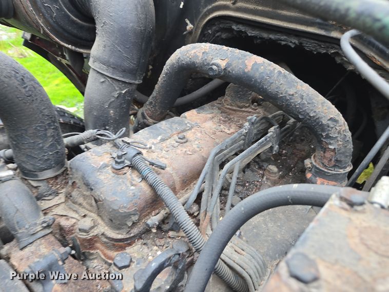 image for item DX1572 1986 International 1954 fertilizer delivery truck