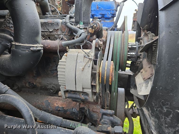 image for item DX1572 1986 International 1954 fertilizer delivery truck