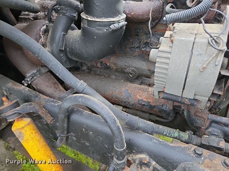 image for item DX1572 1986 International 1954 fertilizer delivery truck