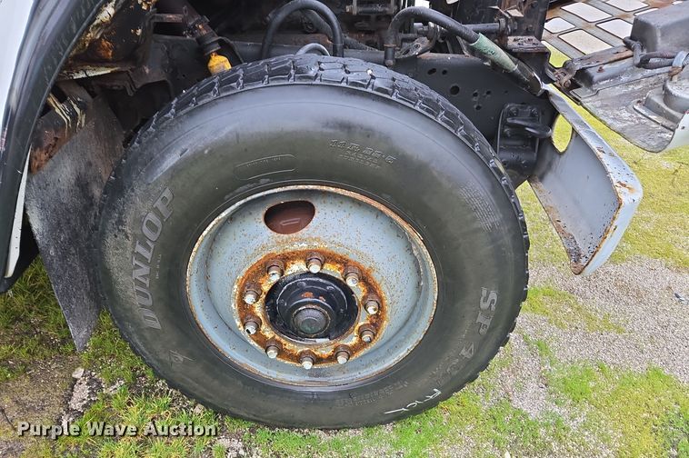 image for item DX1572 1986 International 1954 fertilizer delivery truck