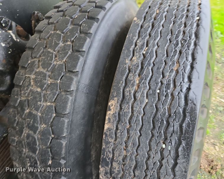 image for item DX1572 1986 International 1954 fertilizer delivery truck