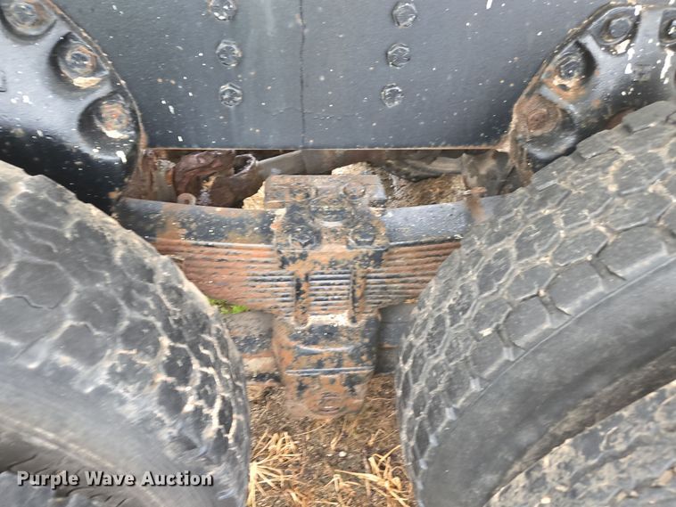 image for item DX1572 1986 International 1954 fertilizer delivery truck