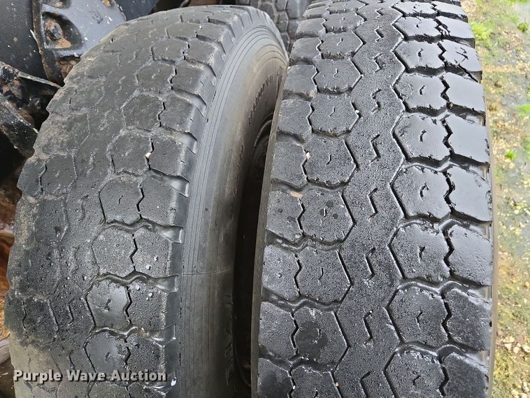 image for item DX1572 1986 International 1954 fertilizer delivery truck