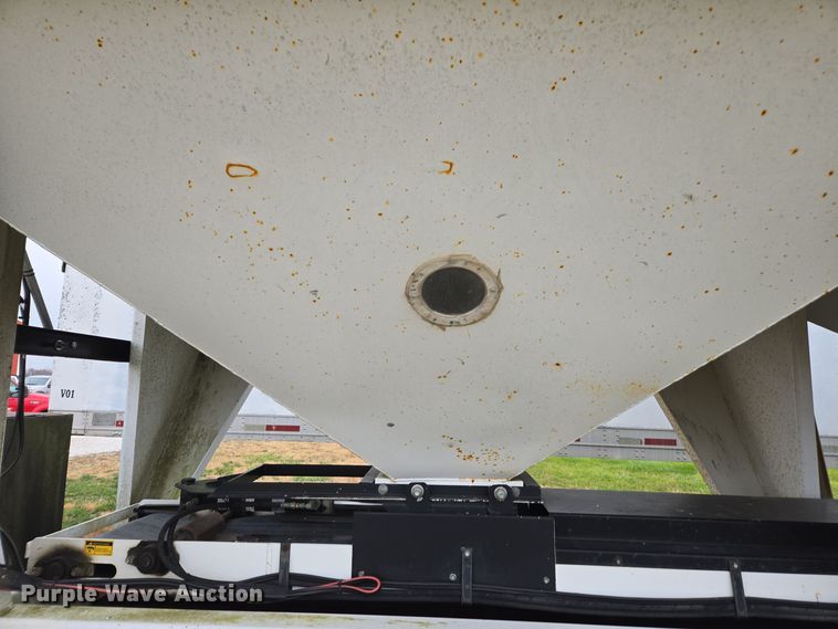 image for item DX1627 2008 Magnolia seed tender trailer