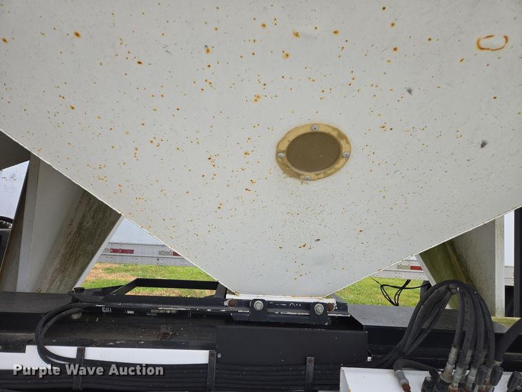 image for item DX1627 2008 Magnolia seed tender trailer