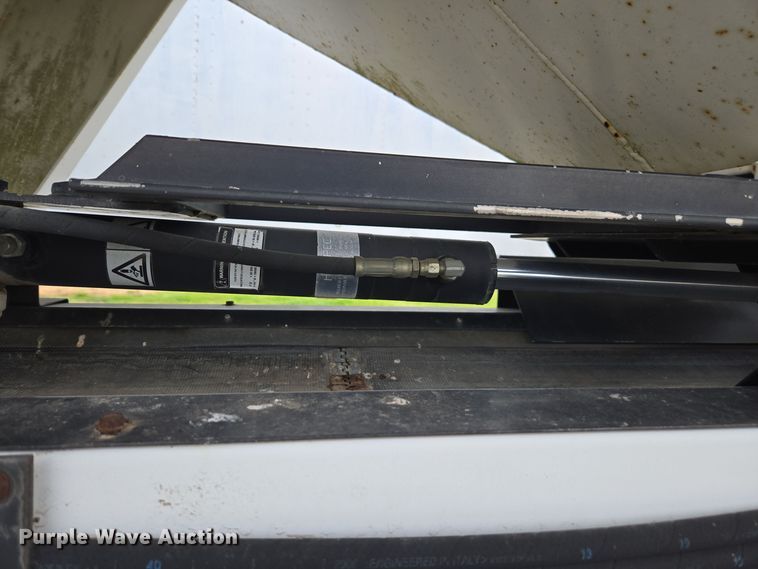 image for item DX1627 2008 Magnolia seed tender trailer