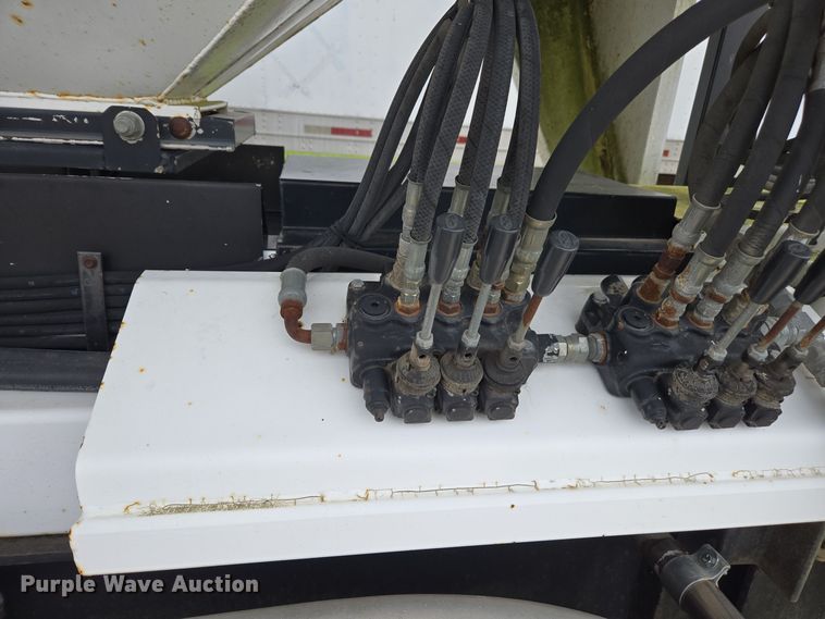 image for item DX1627 2008 Magnolia seed tender trailer