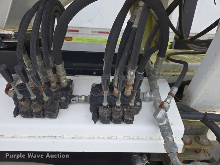 image for item DX1627 2008 Magnolia seed tender trailer