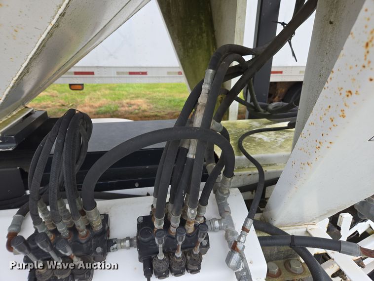 image for item DX1627 2008 Magnolia seed tender trailer