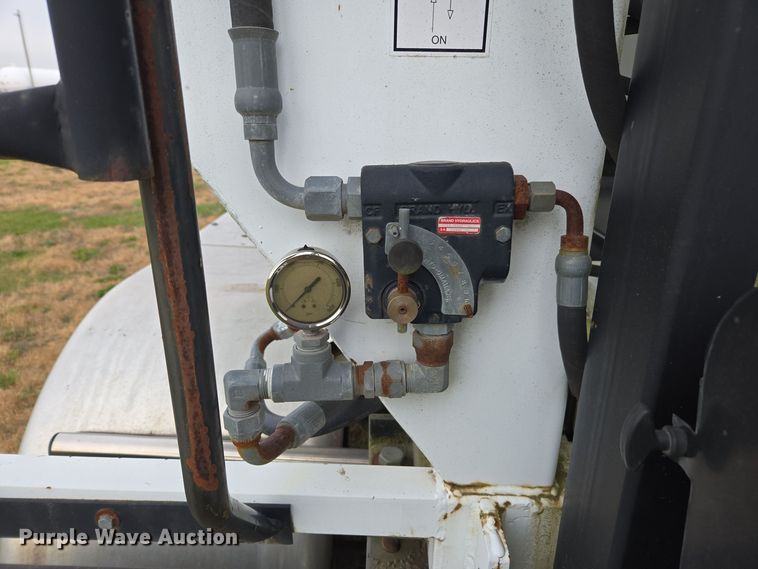 image for item DX1627 2008 Magnolia seed tender trailer