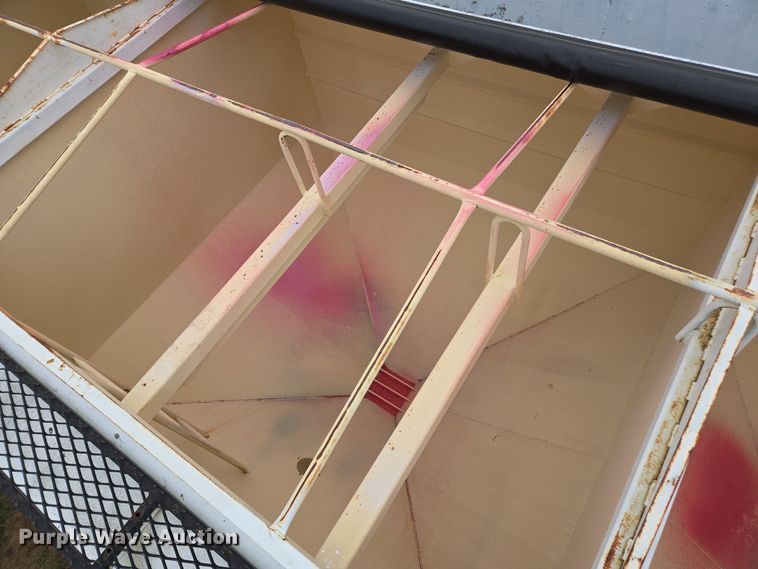 image for item DX1627 2008 Magnolia seed tender trailer