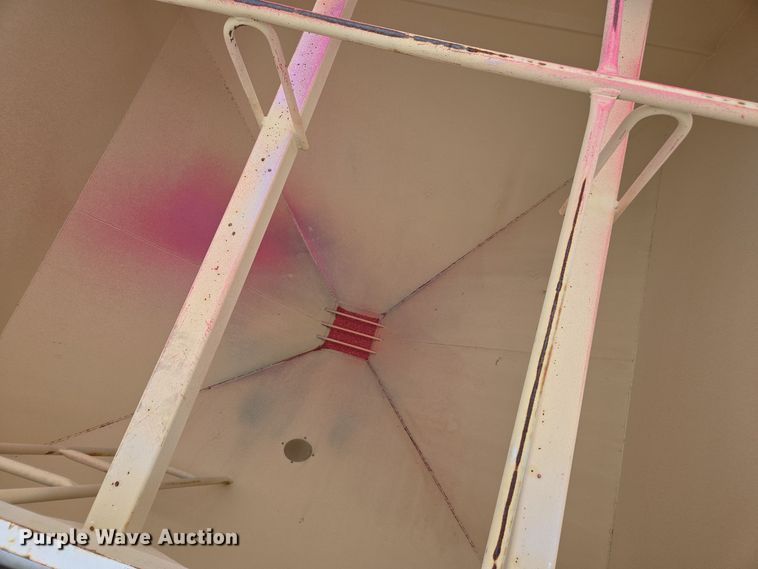 image for item DX1627 2008 Magnolia seed tender trailer