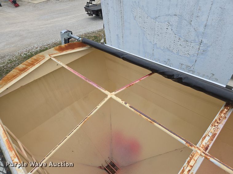 image for item DX1627 2008 Magnolia seed tender trailer