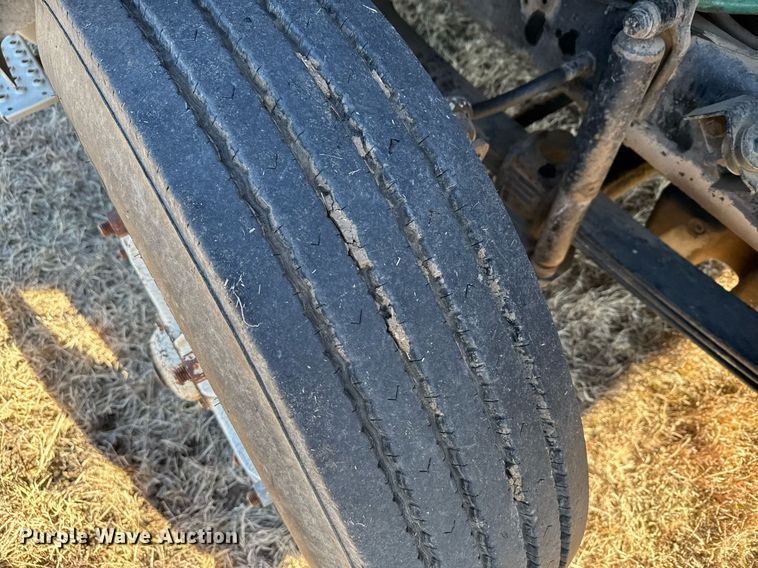 image for item DX3900 1989 White GMC semi truck