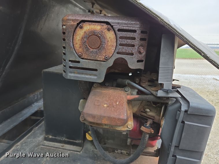 image for item EE7951 1994 Ford L7000 tank truck