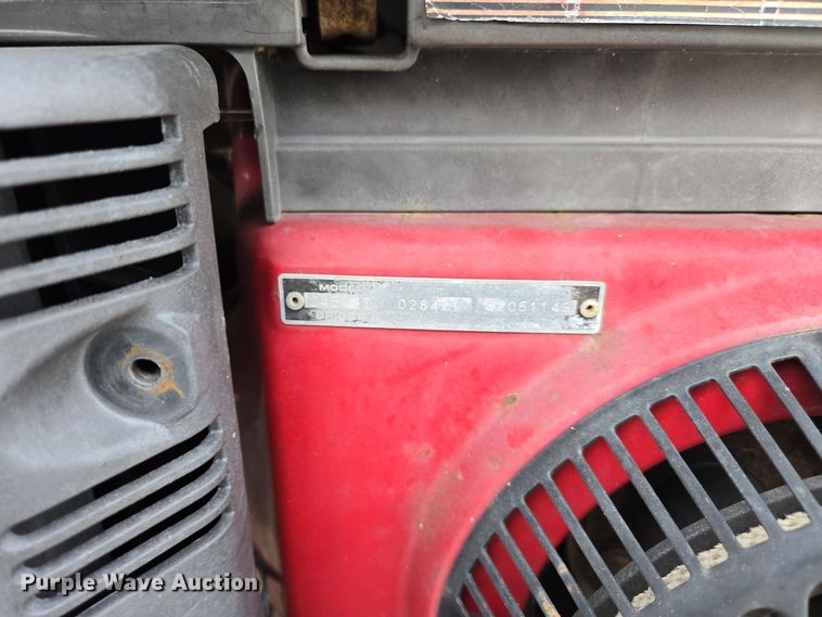 image for item EE7951 1994 Ford L7000 tank truck