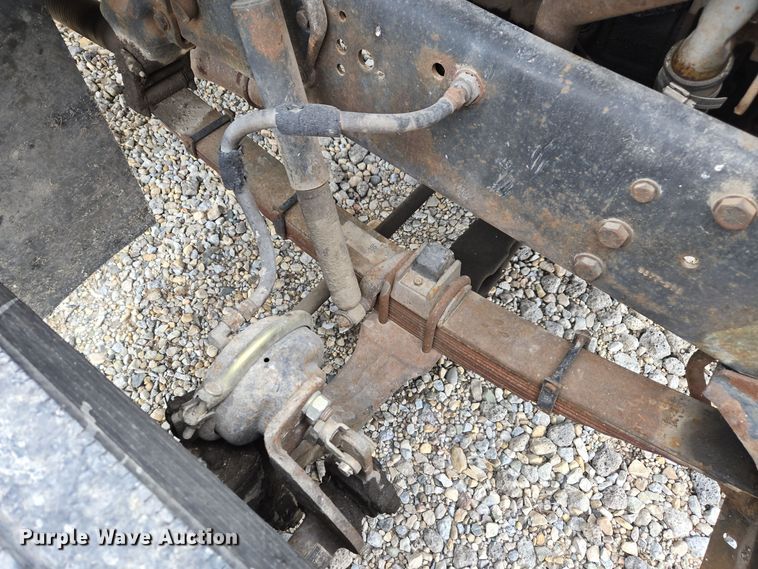 image for item EE7951 1994 Ford L7000 tank truck