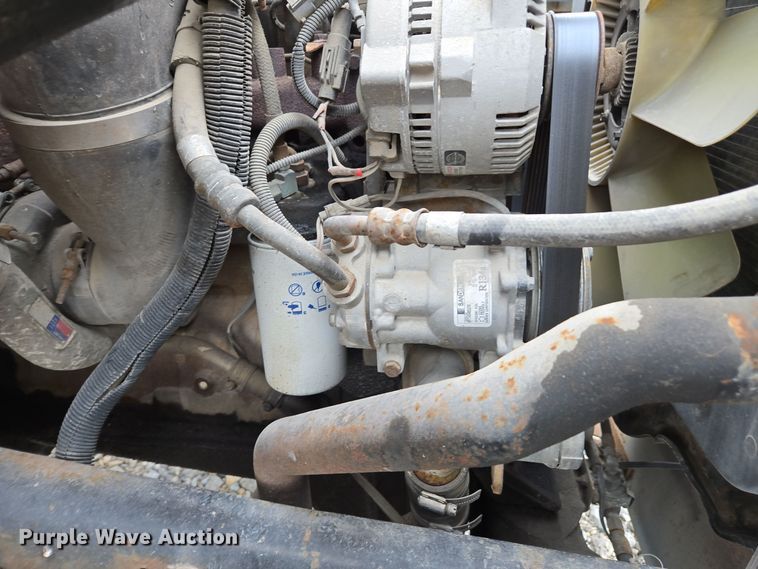 image for item EE7951 1994 Ford L7000 tank truck