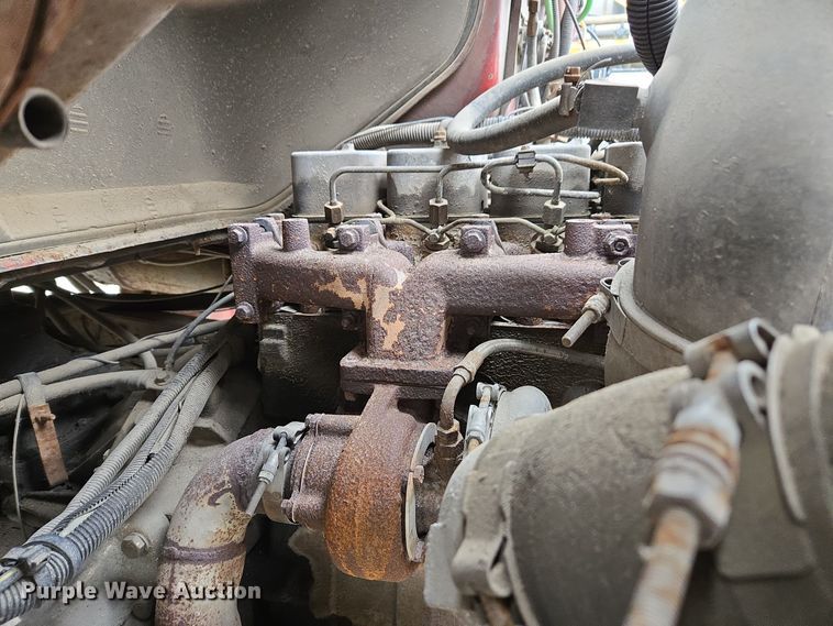 image for item EE7951 1994 Ford L7000 tank truck