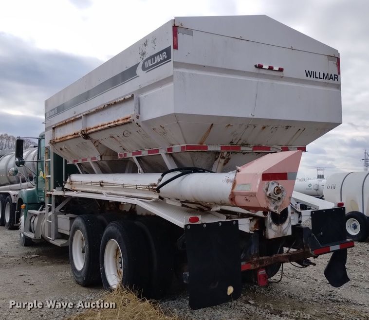 image for item EH0098 1999 Freightliner FLD112 fertilizer delivery truck