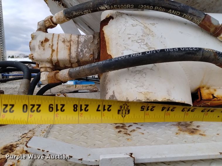 image for item EH0098 1999 Freightliner FLD112 fertilizer delivery truck