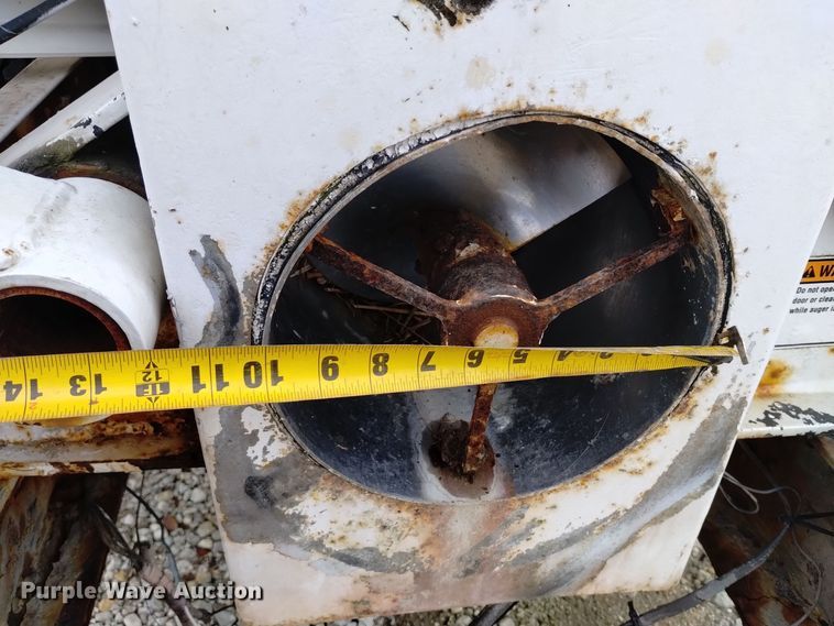 image for item EH0098 1999 Freightliner FLD112 fertilizer delivery truck