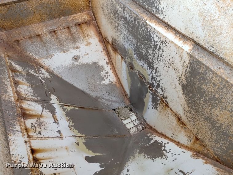 image for item EH0098 1999 Freightliner FLD112 fertilizer delivery truck