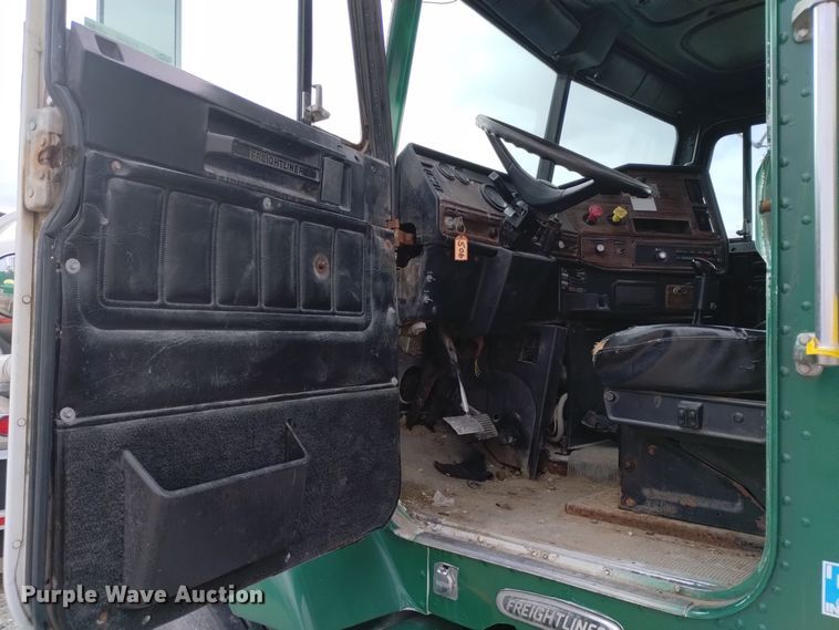 image for item EH0098 1999 Freightliner FLD112 fertilizer delivery truck