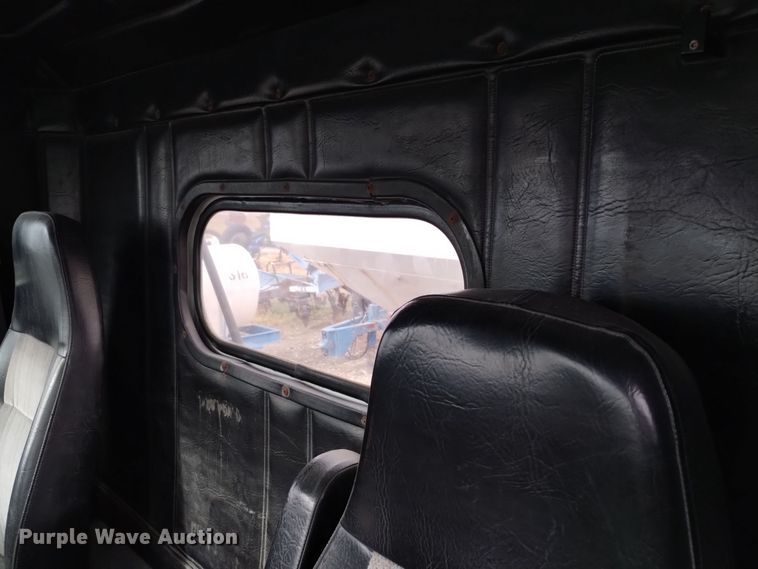 image for item EH0098 1999 Freightliner FLD112 fertilizer delivery truck